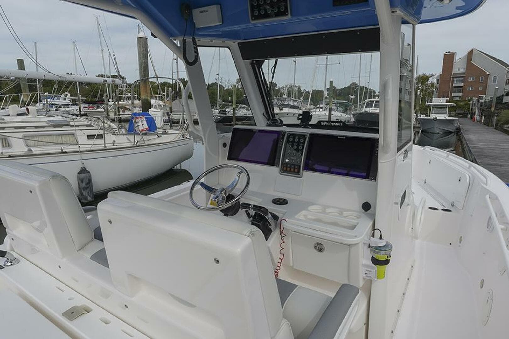 2015 Everglades 295 Center Console