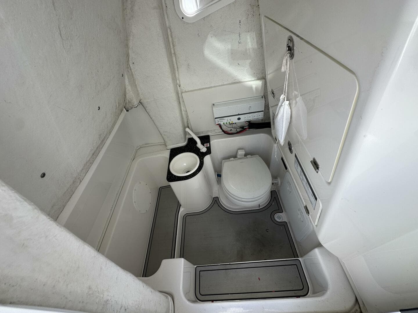 2021 Sea Fox 268 Commander