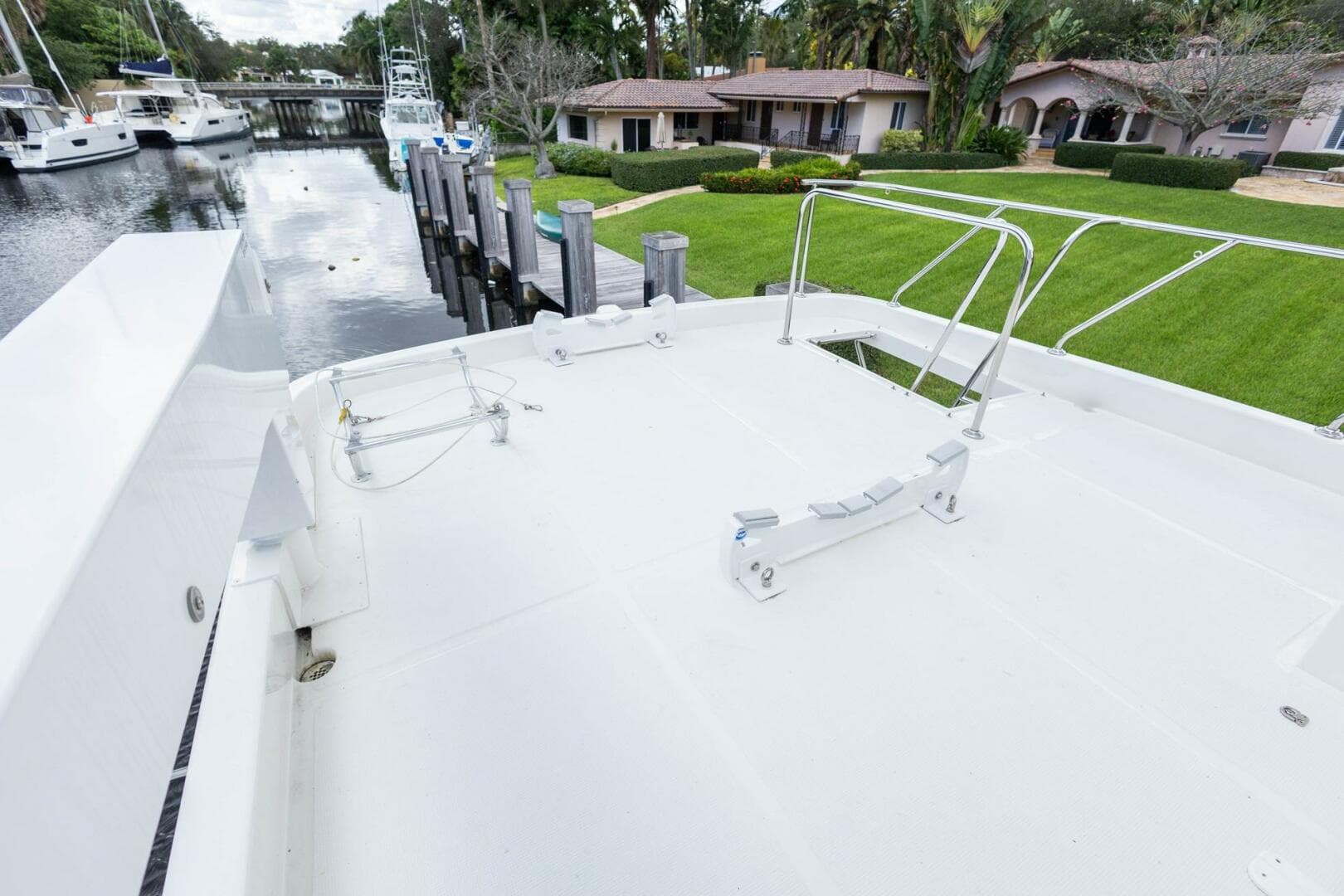 2005 Ocean Alexander Raised Pilothouse Flybridge Sedan