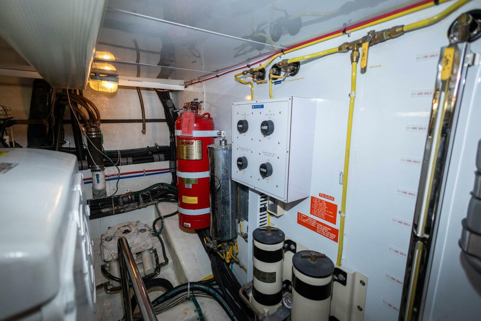 2005 Ocean Alexander Raised Pilothouse Flybridge Sedan