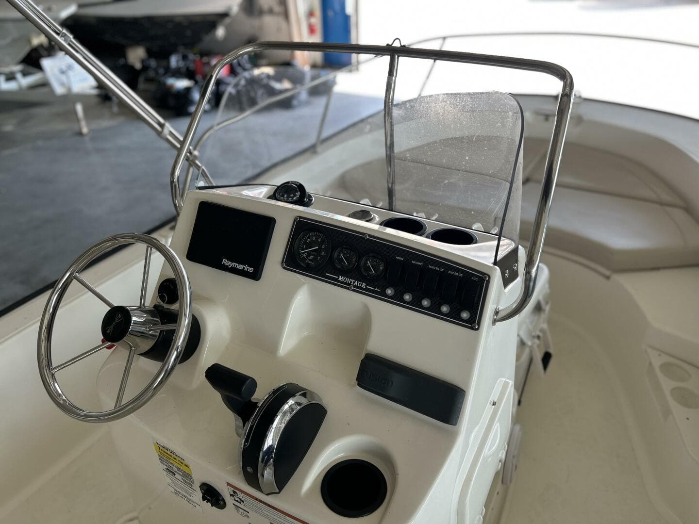 2020 Boston Whaler 