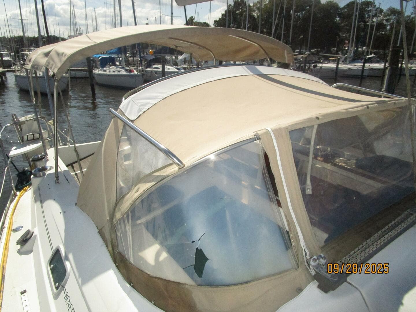 38' Beneteau dodger-bimini2