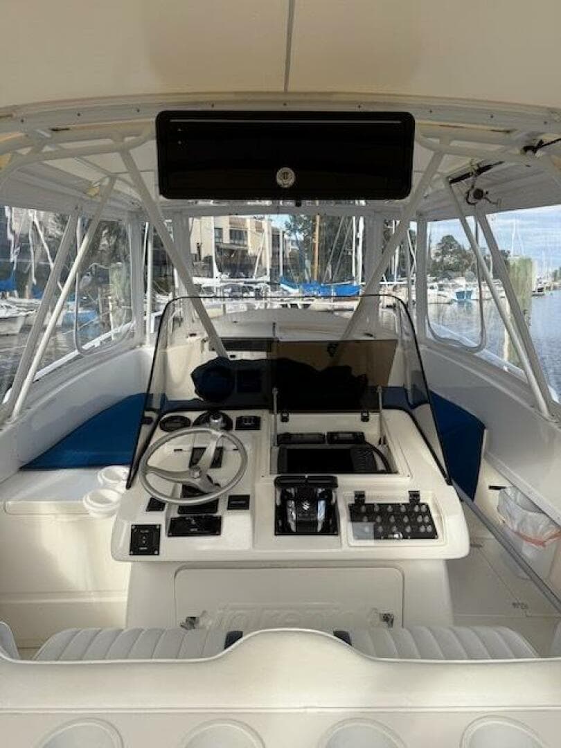 2000 Intrepid 356 Cuddy