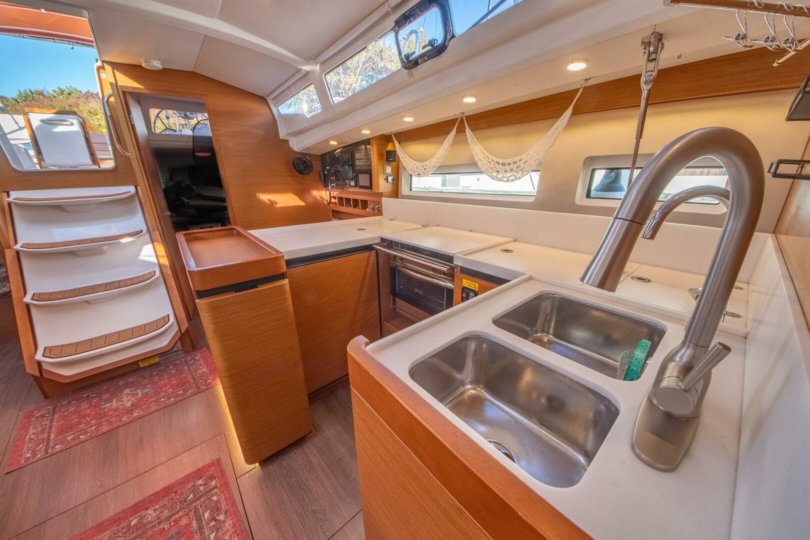 2022 Jeanneau Sun Odyssey 440