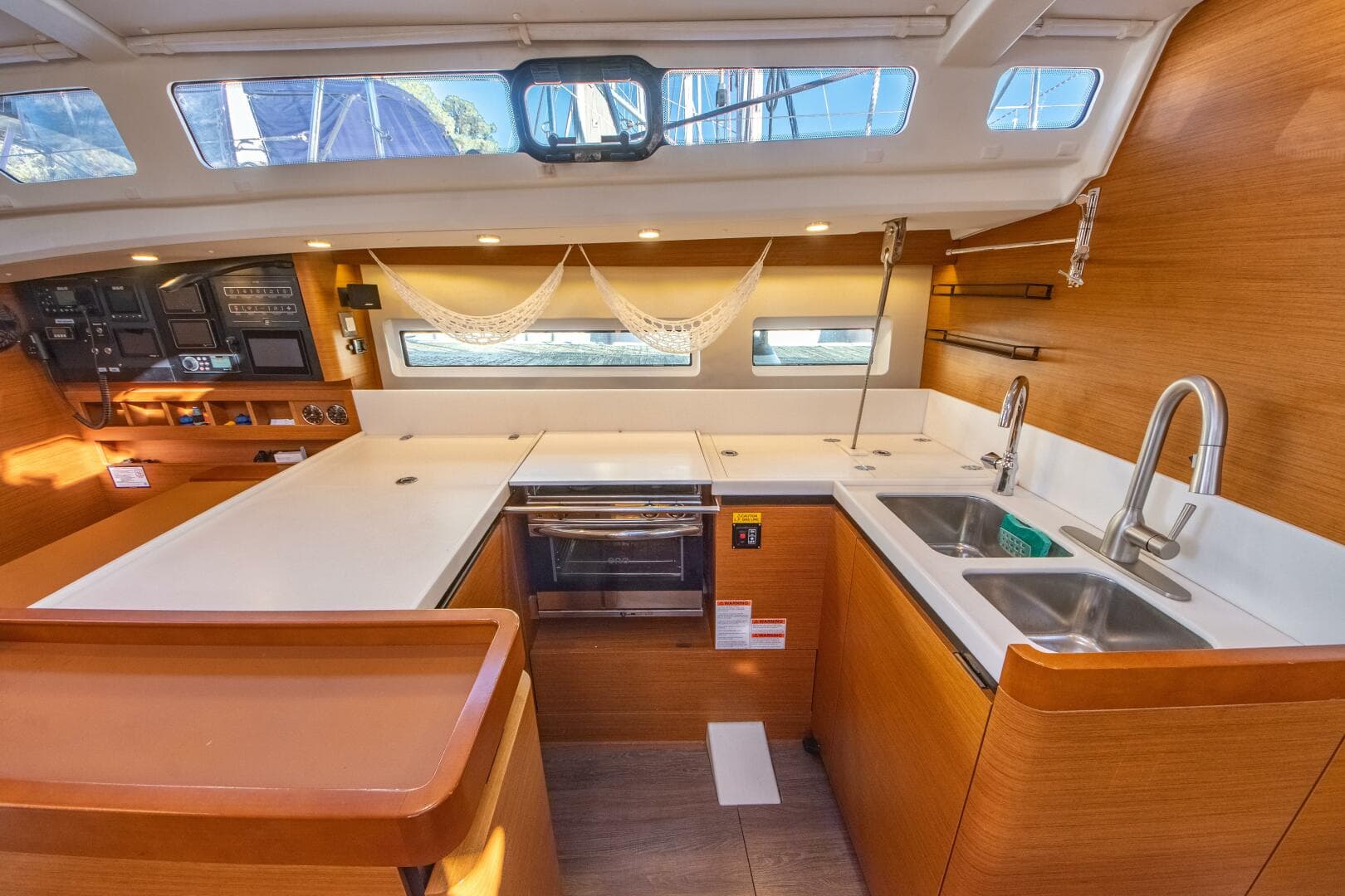 2022 Jeanneau Sun Odyssey 440