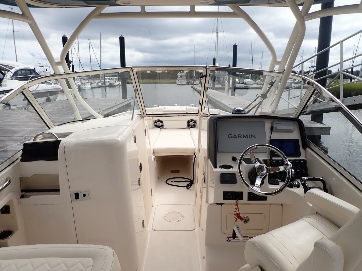 2021 Grady-White 275