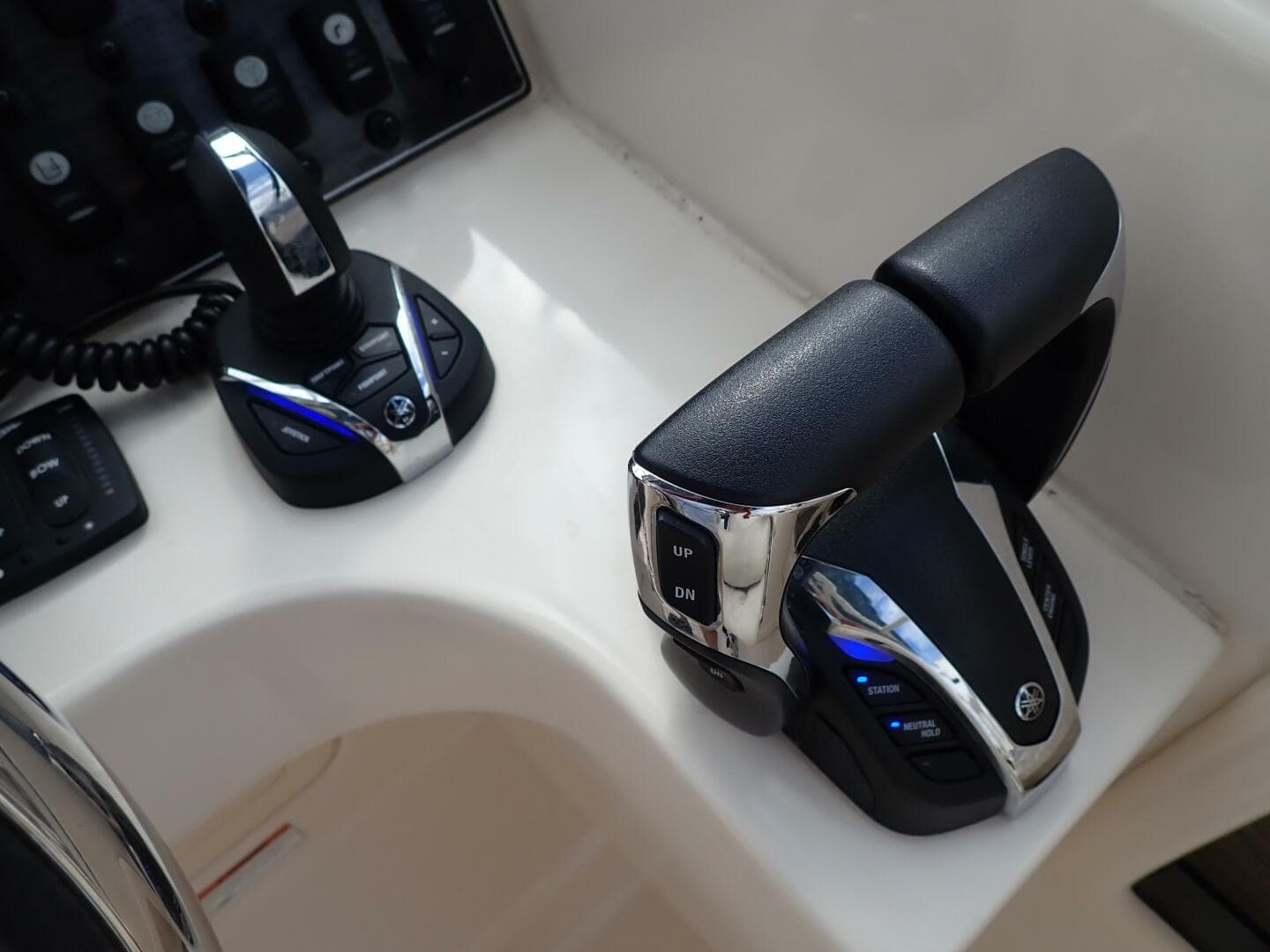 2021 Grady-White 275