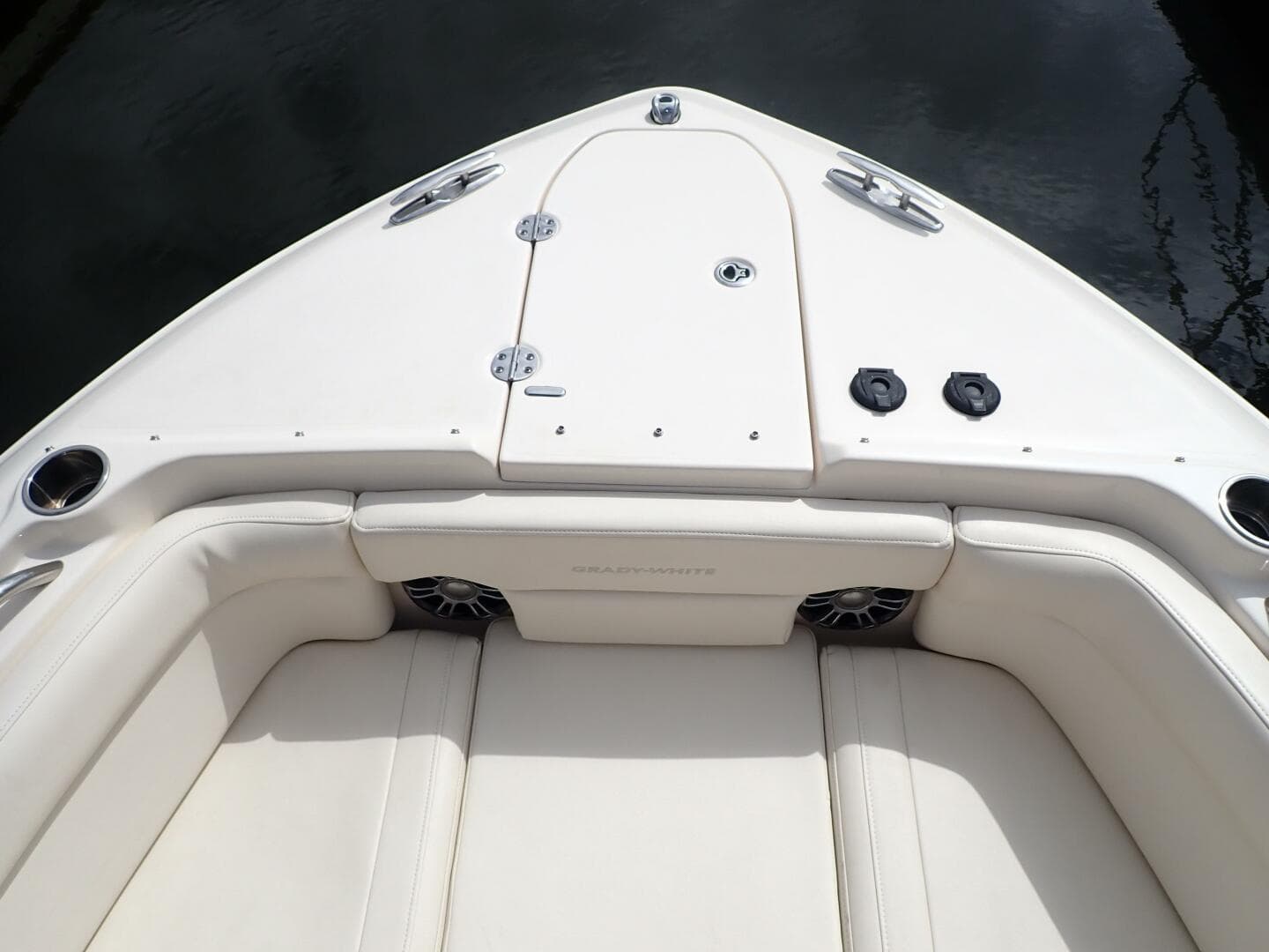 2021 Grady-White 275