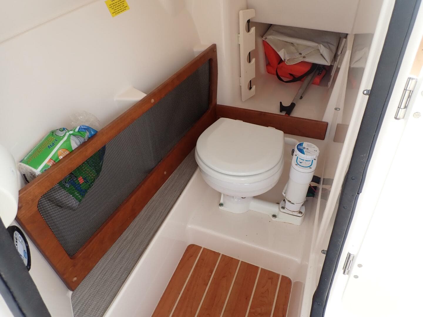 2021 Grady-White 275