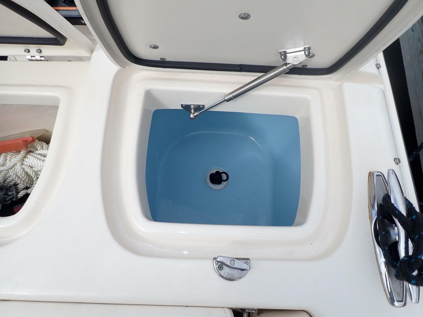 2021 Grady-White 275