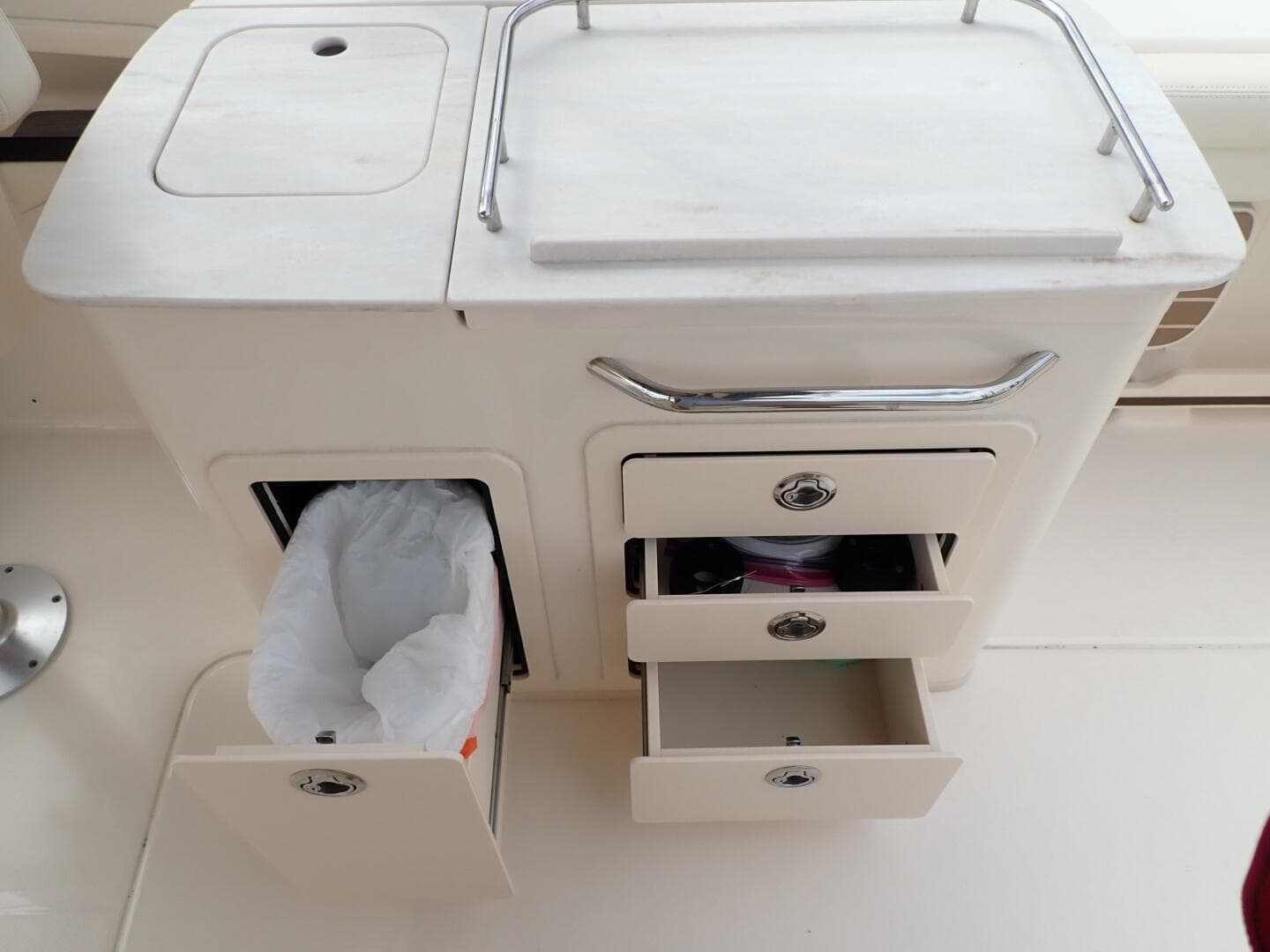 2021 Grady-White 275