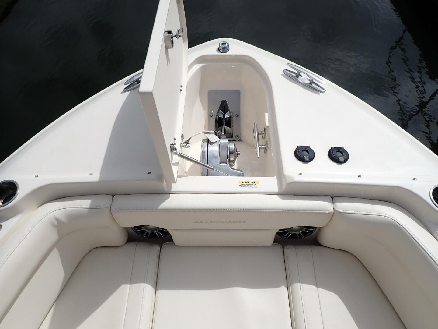 2021 Grady-White 275