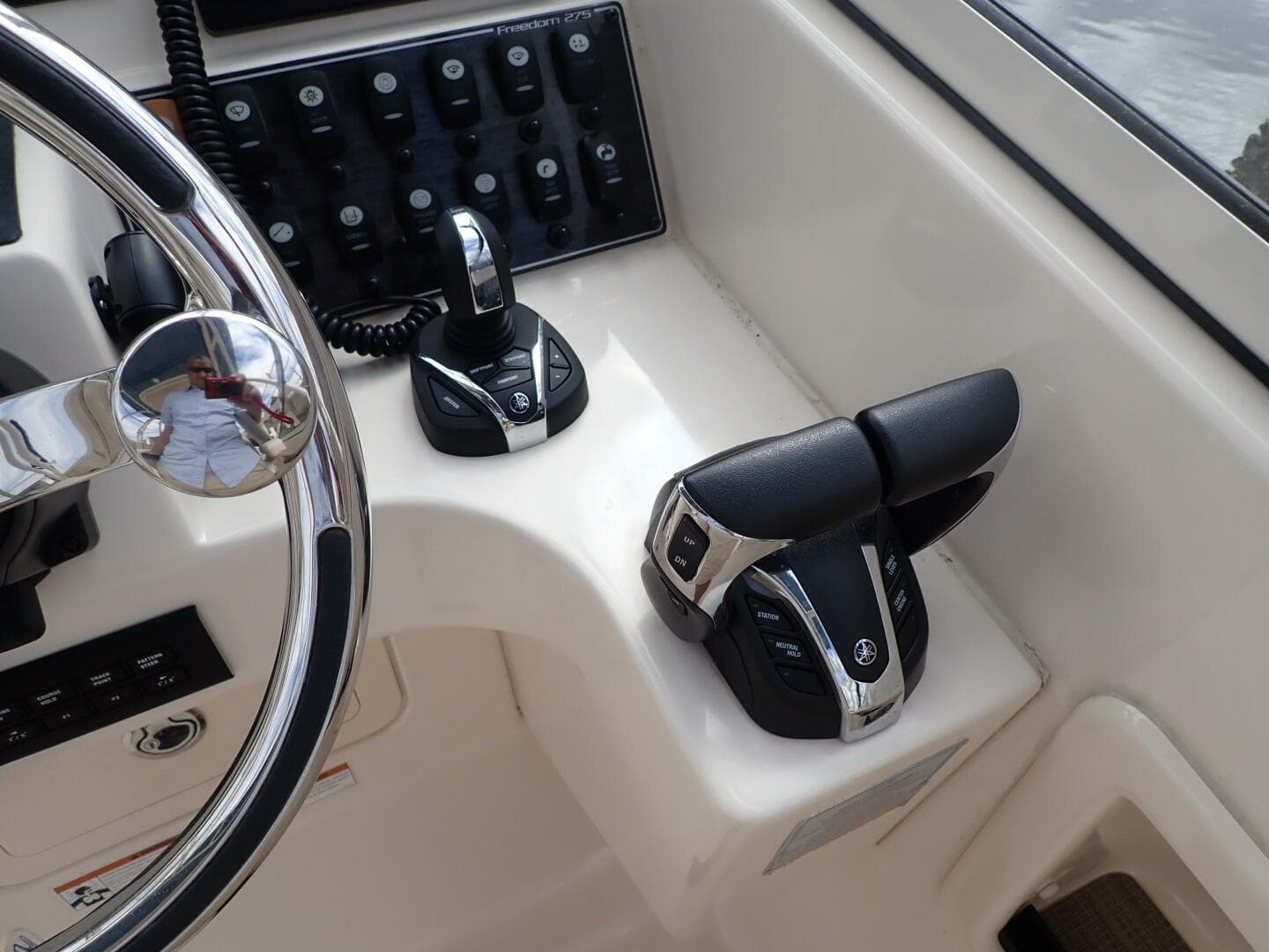 2021 Grady-White 275