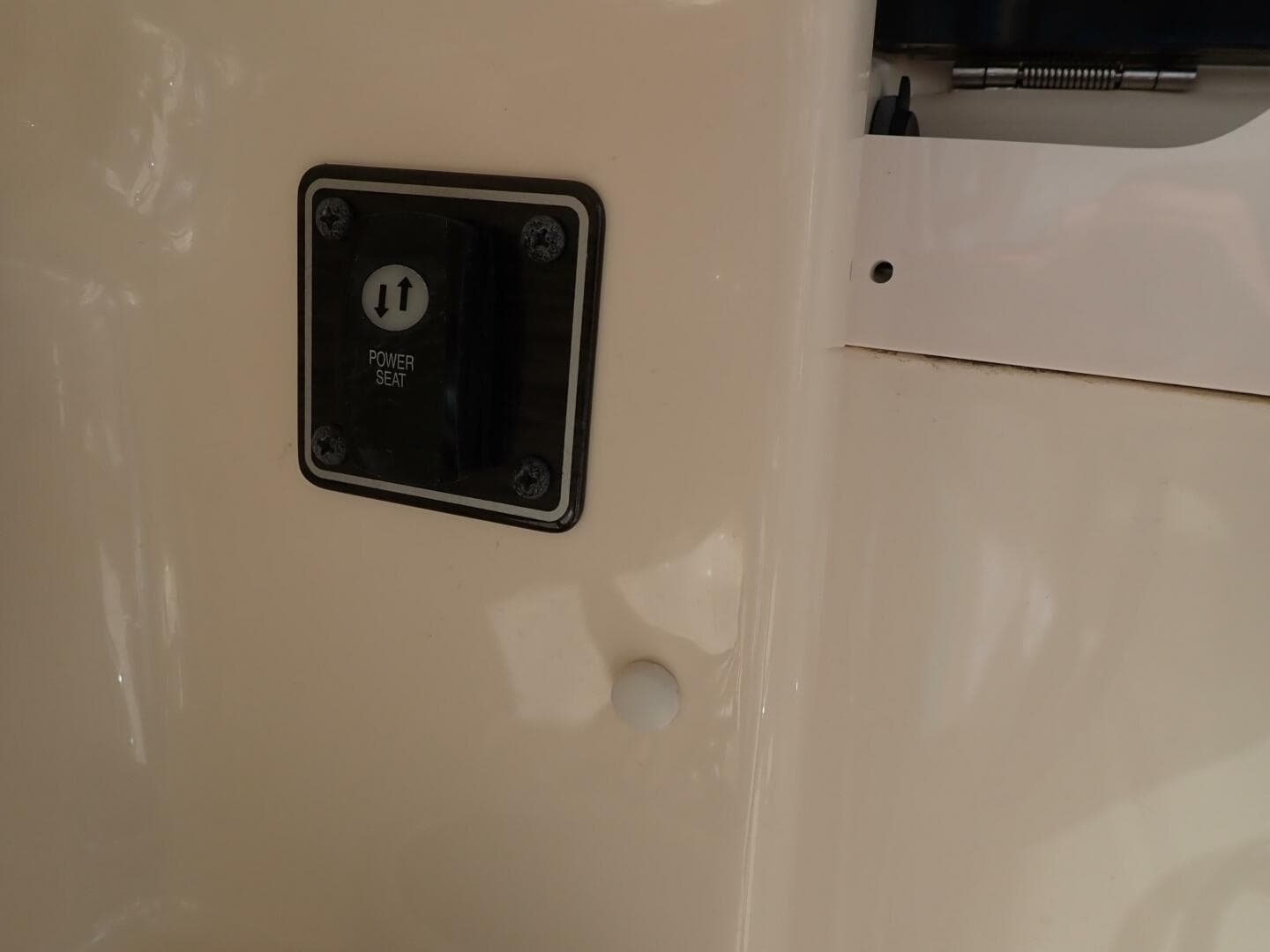 2021 Grady-White 275