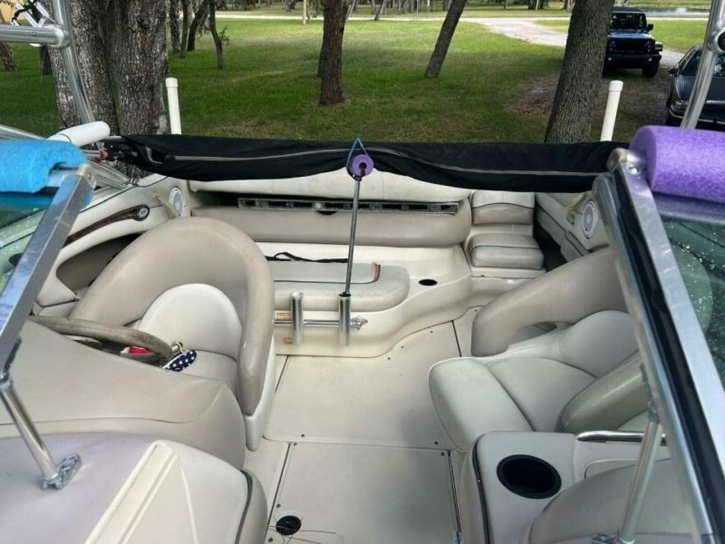 2003 Sea Ray 220 Bow Rider
