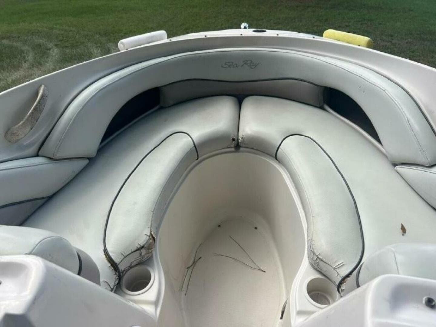 2003 Sea Ray 220 Bow Rider