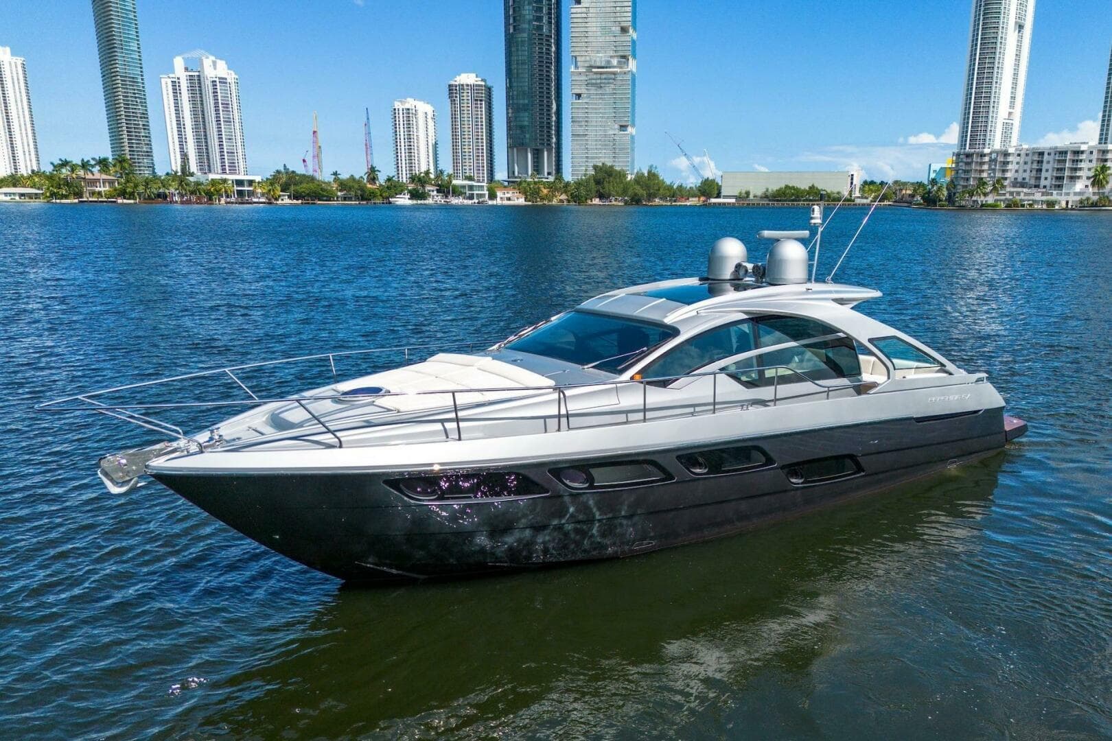 2018 Pershing 5x