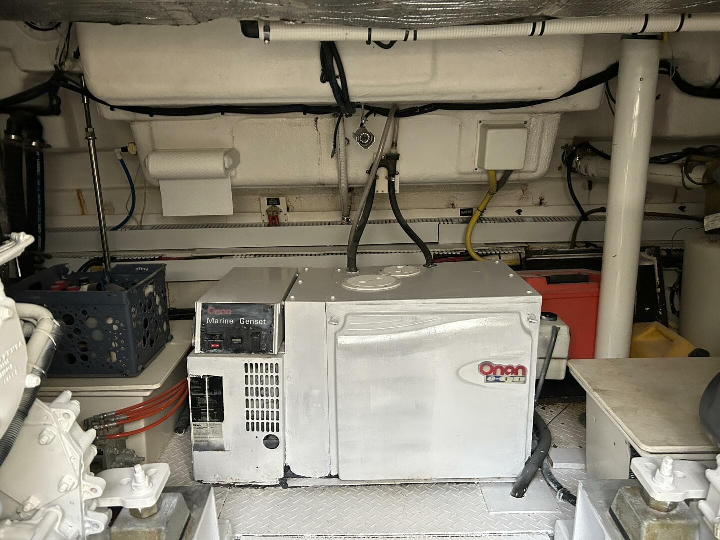 2003 Cruisers Yachts 540 Express