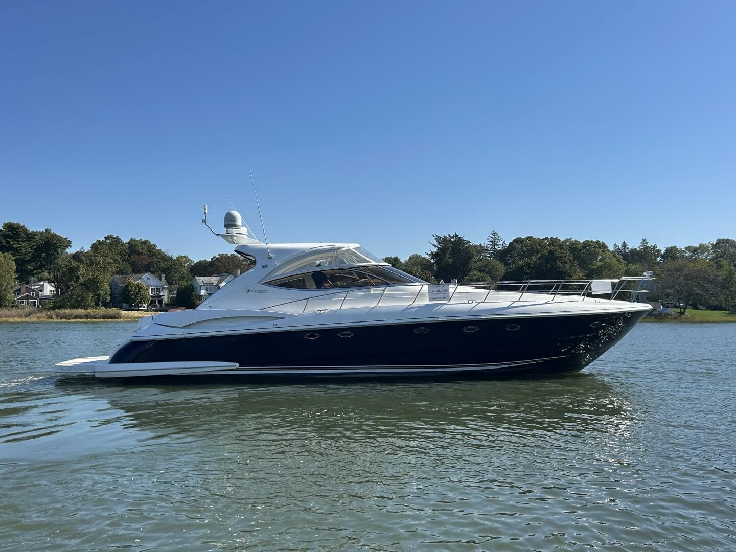 2003 Cruisers Yachts 540 Express
