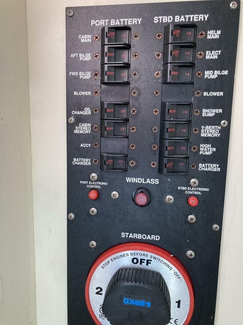 2006 Luhrs 280 Express Open