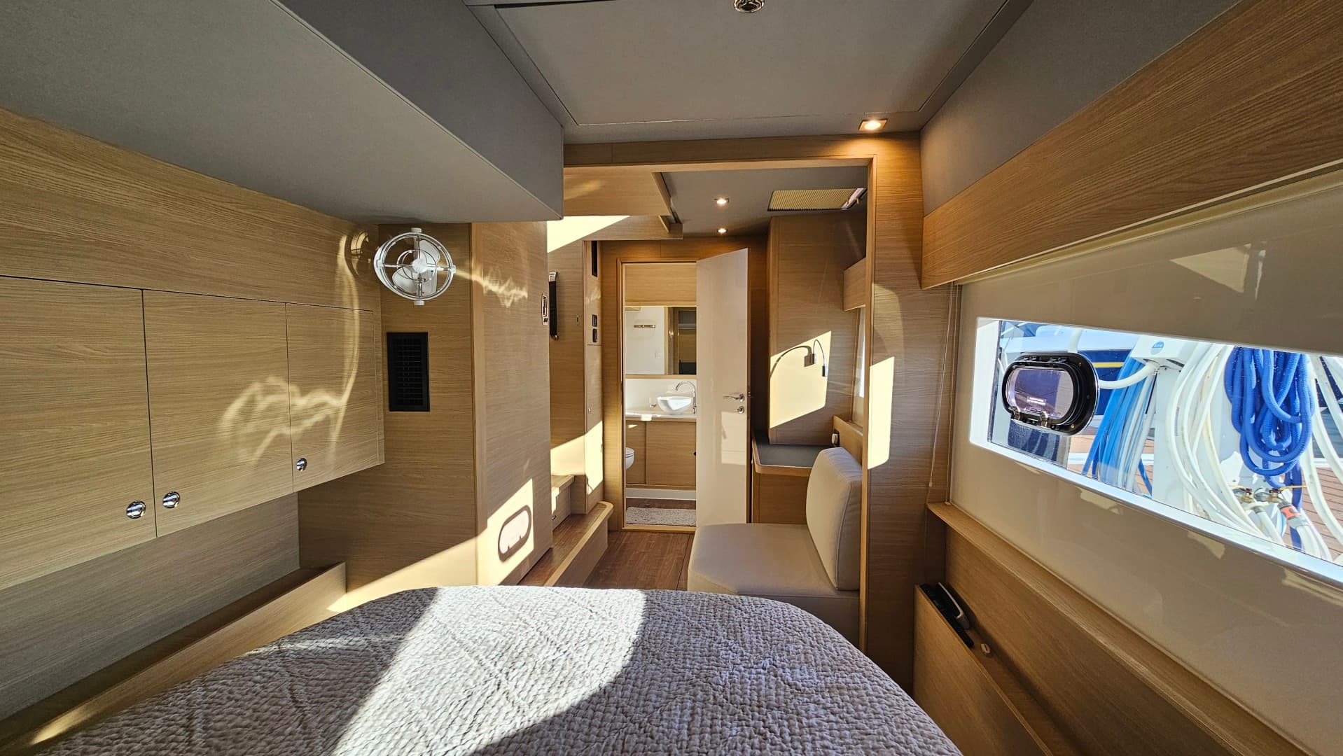 2023 Aquila 54 Yacht