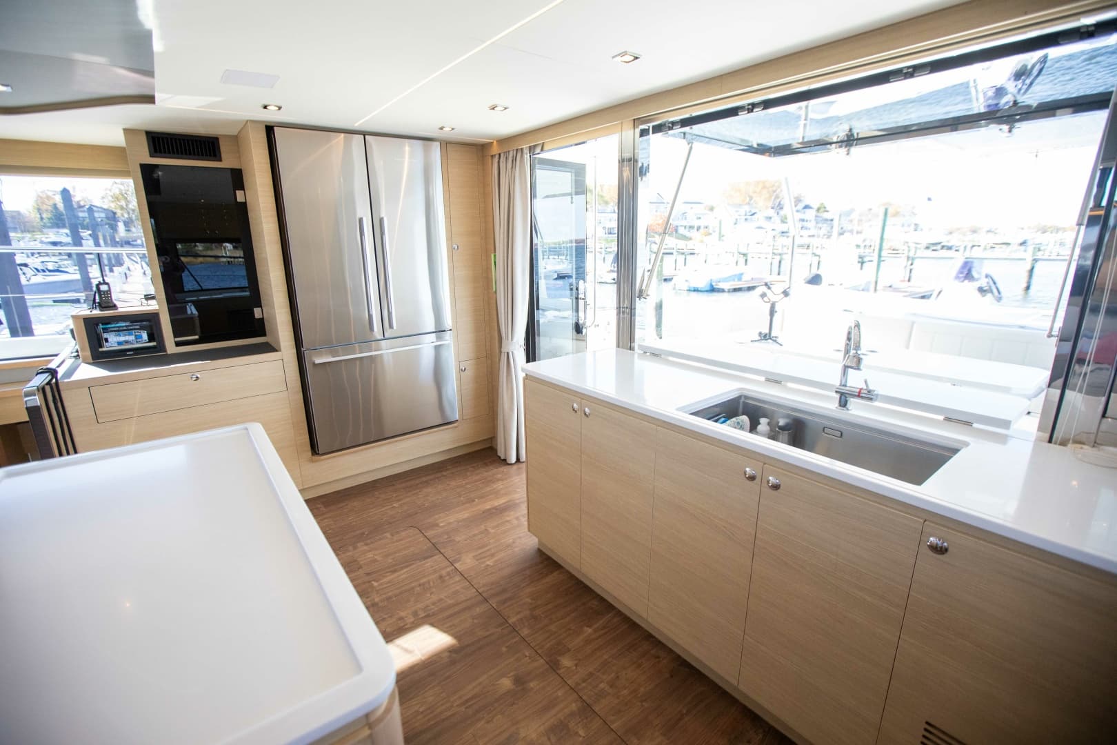 2023 Aquila 54 Yacht