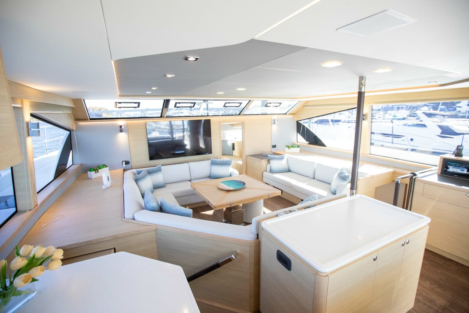2023 Aquila 54 Yacht