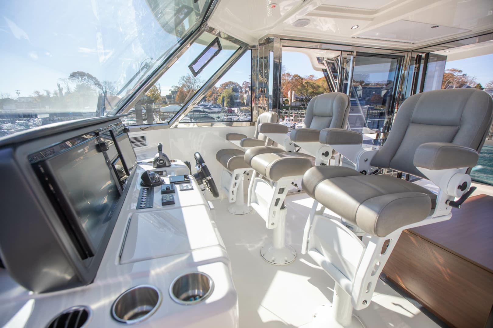 2023 Aquila 54 Yacht