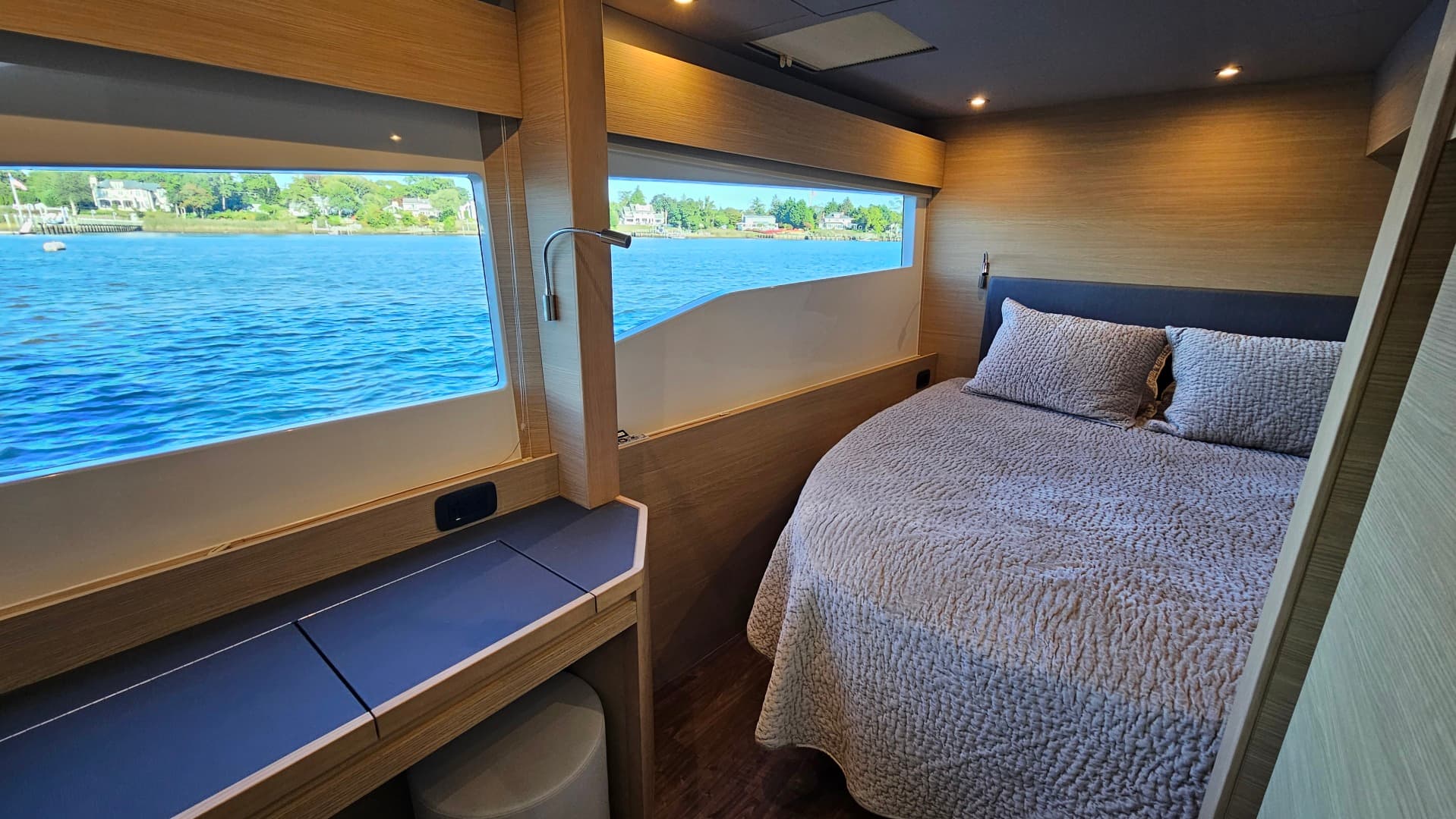 2023 Aquila 54 Yacht