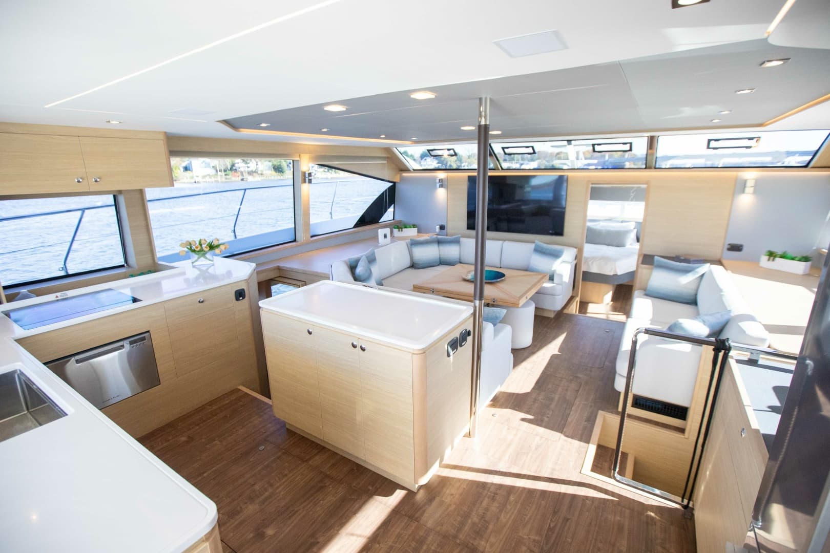 2023 Aquila 54 Yacht