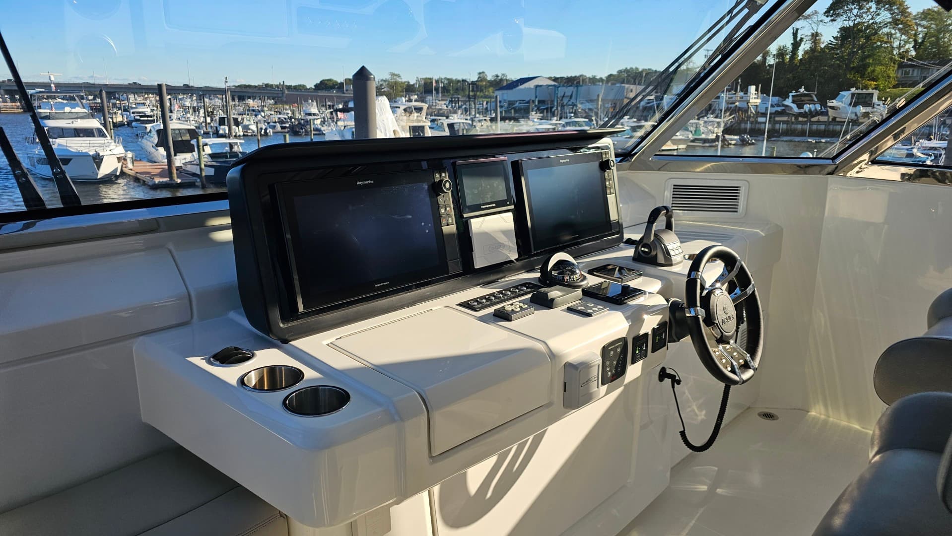 2023 Aquila 54 Yacht