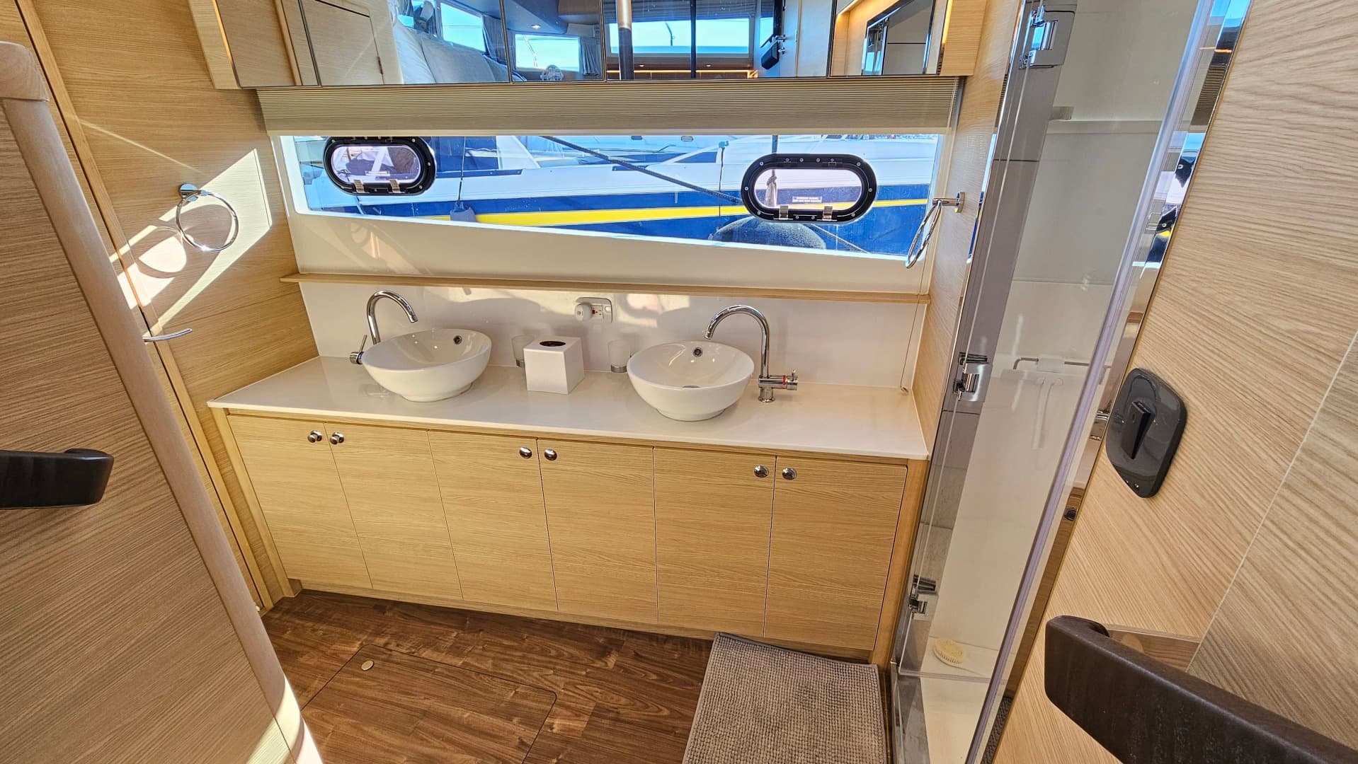 2023 Aquila 54 Yacht