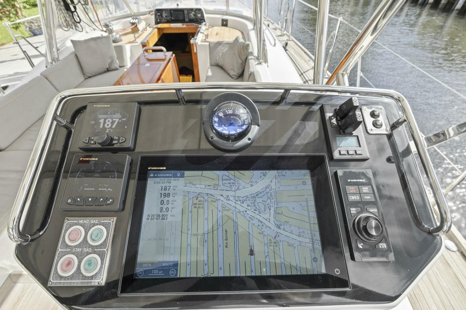 2013 Hylas 63