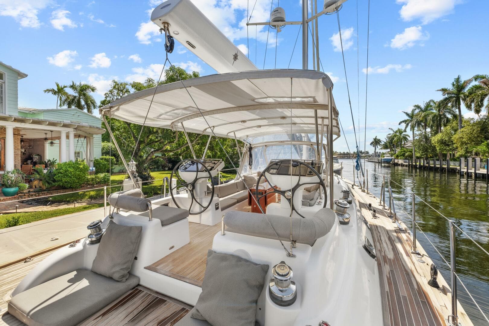 2013 Hylas 63