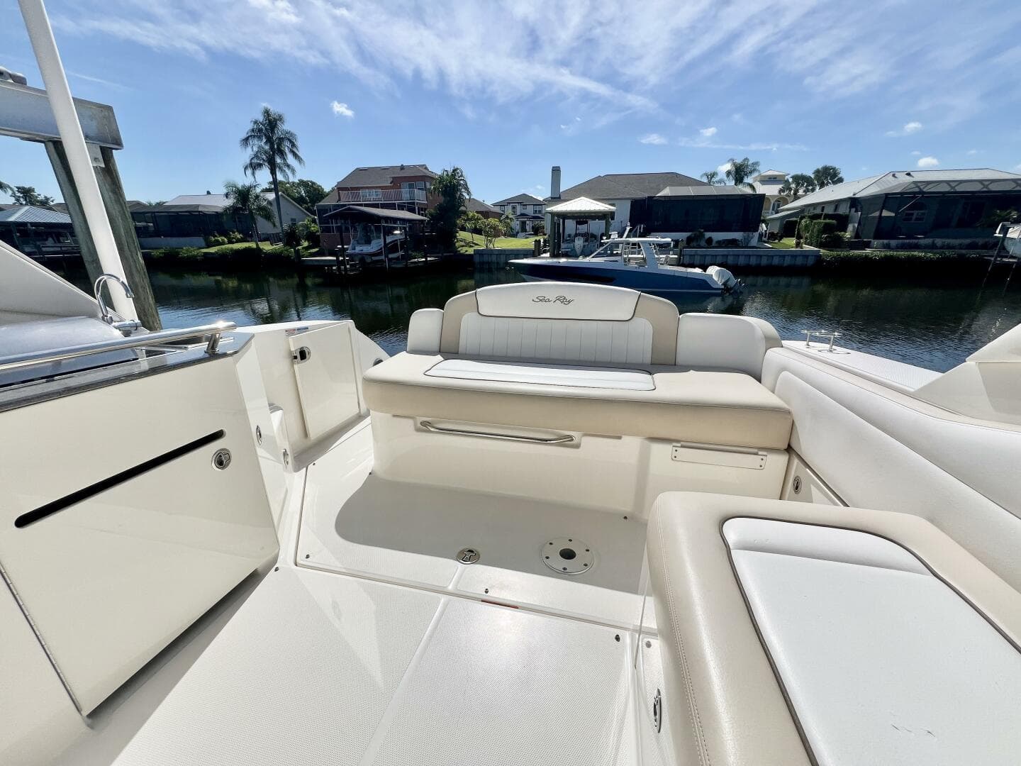 2012 Sea Ray 310 SunDancer