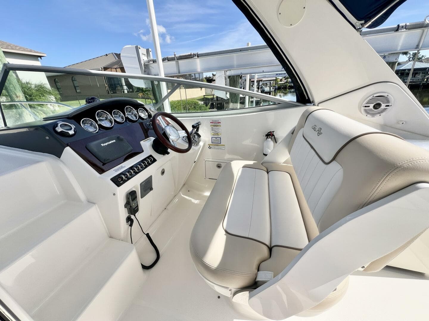 2012 Sea Ray 310 SunDancer