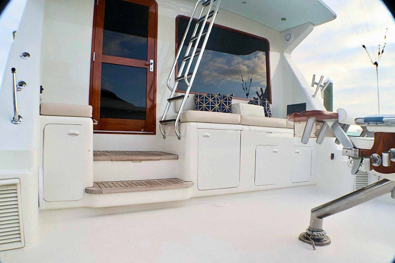 2001 Donzi 73' Sport Fish  Cockpit 1