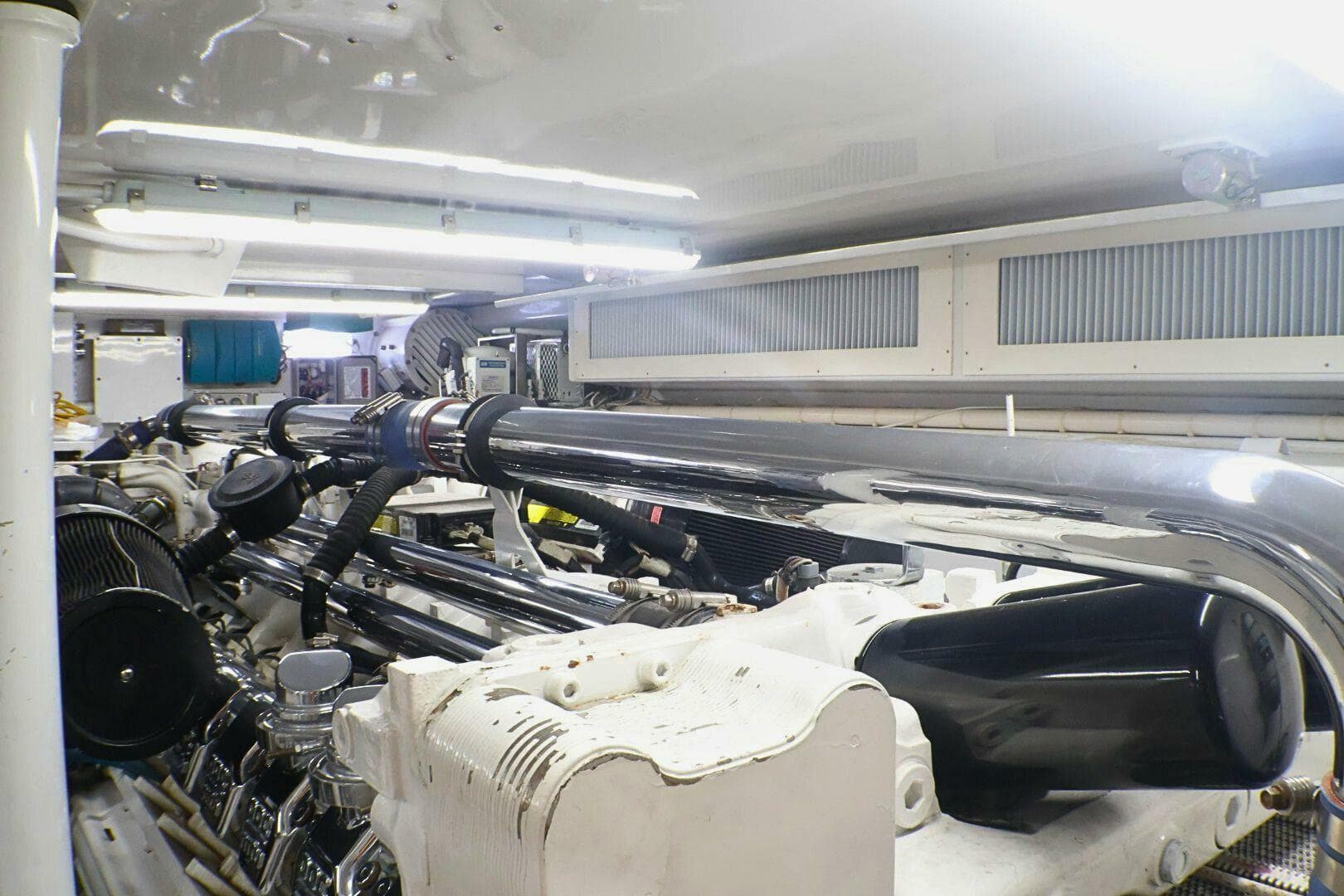 2001 Donzi 73' Sport Fish  Engine Room (5)