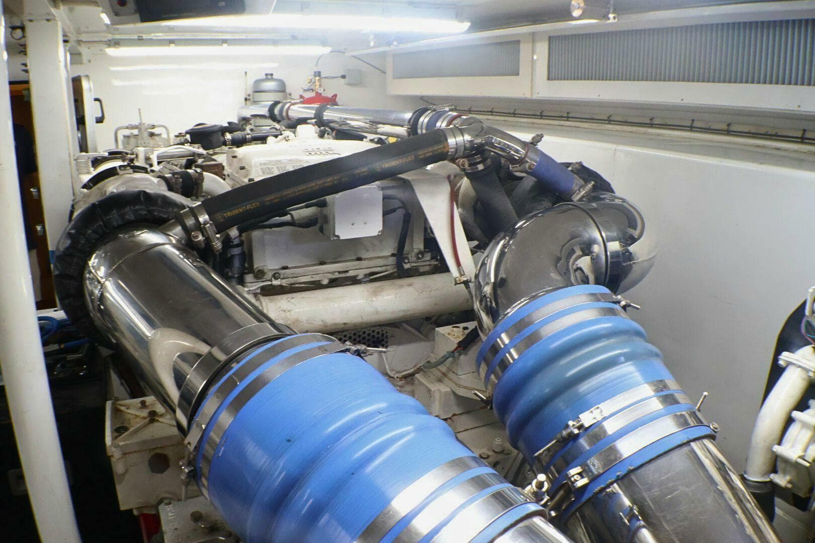 2001 Donzi 73' Sport Fish  Engine Room (2)