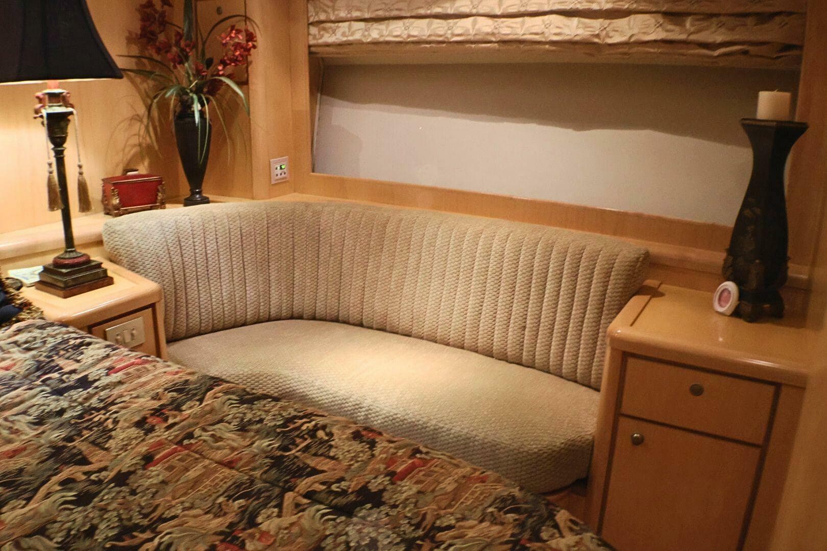 2001 Donzi 73' Sport Fish  Master Stateroom (6)