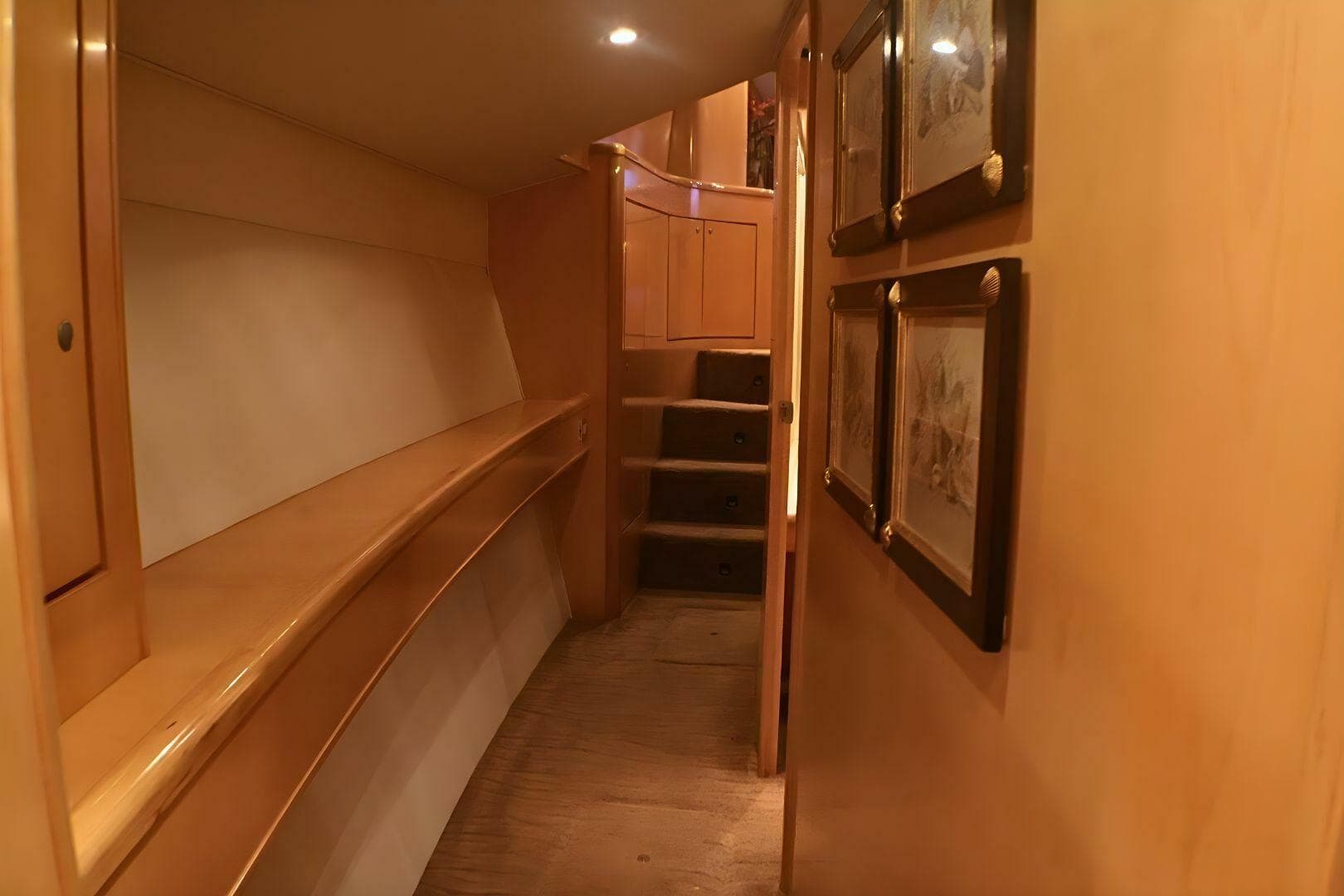 2001 Donzi 73' Sport Fish  Companionway