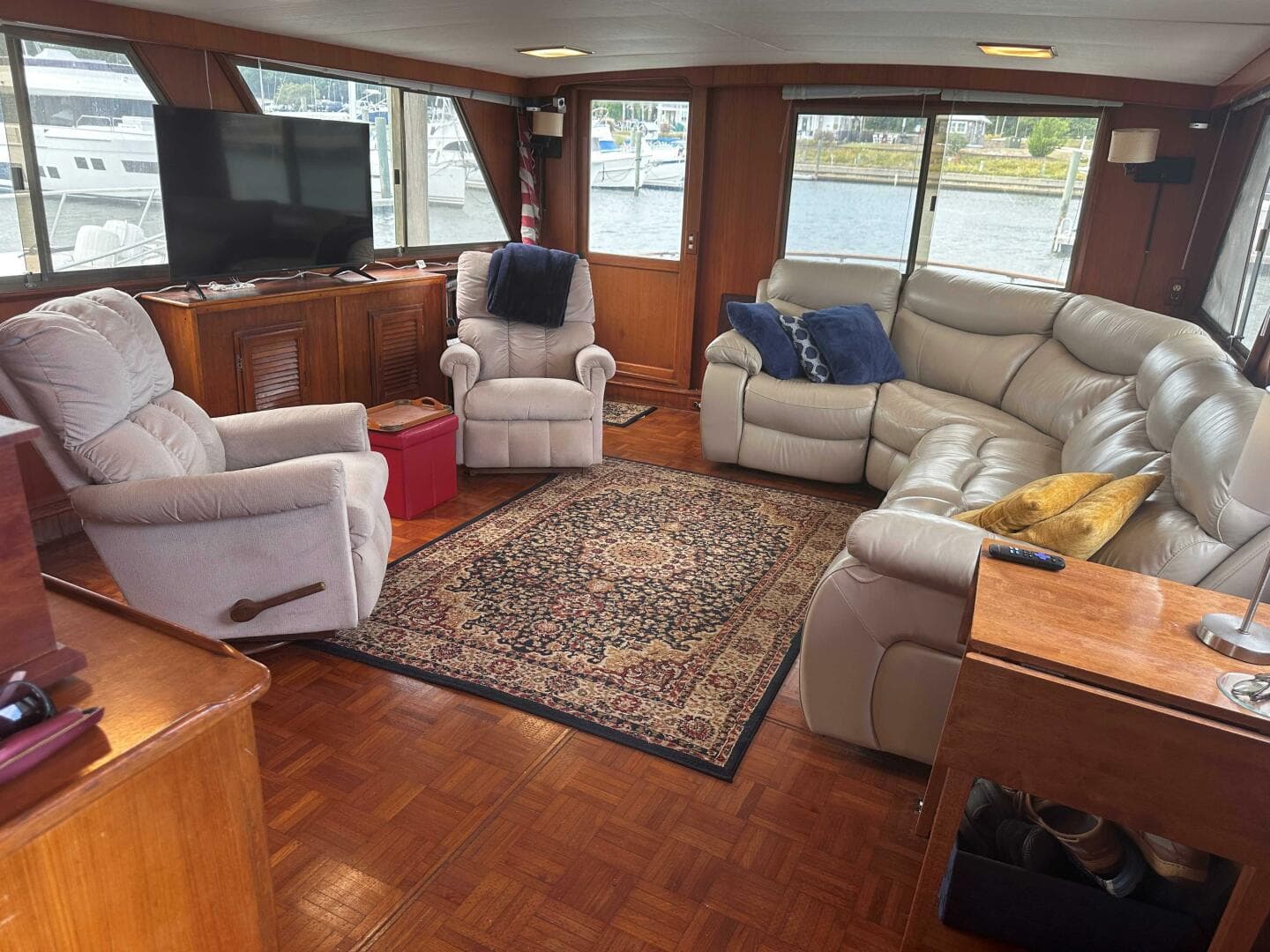 1009 Padraigin Salon