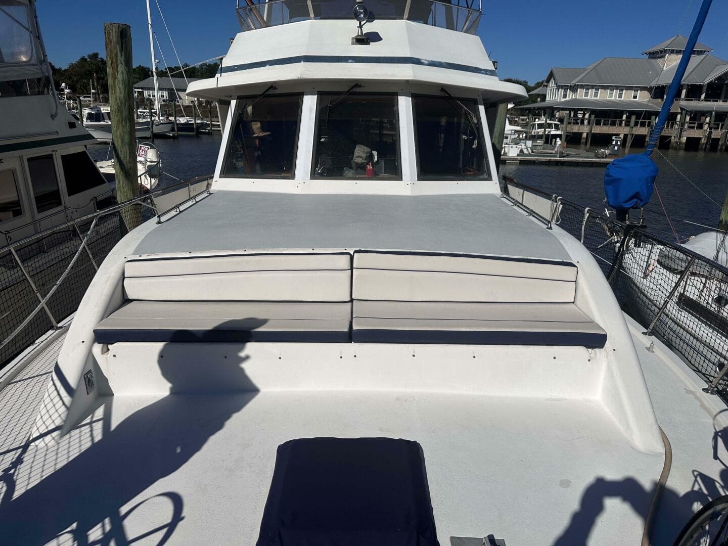 1004 Padraigin Fwd Seating