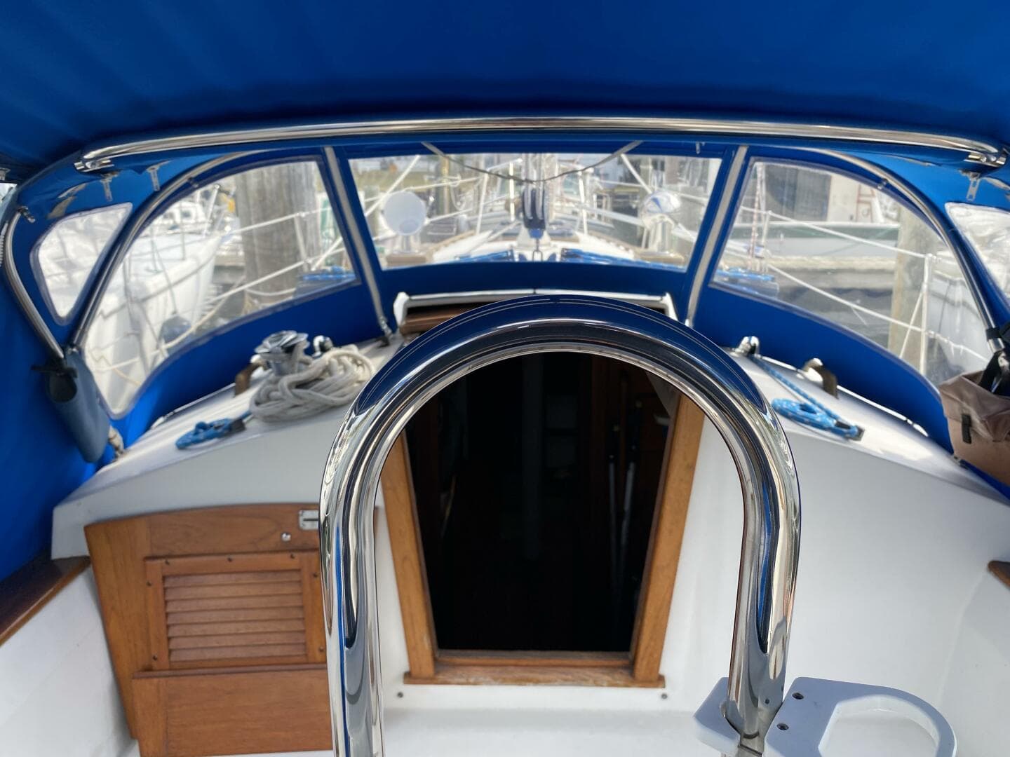 1987 Dickerson 37 aft cockpit