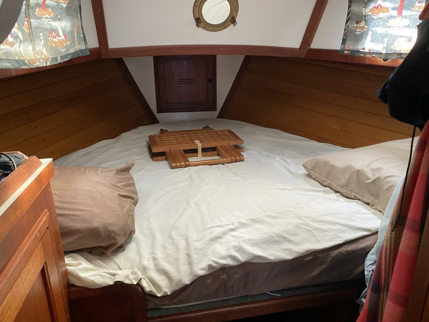 1987 Dickerson 37 aft cockpit