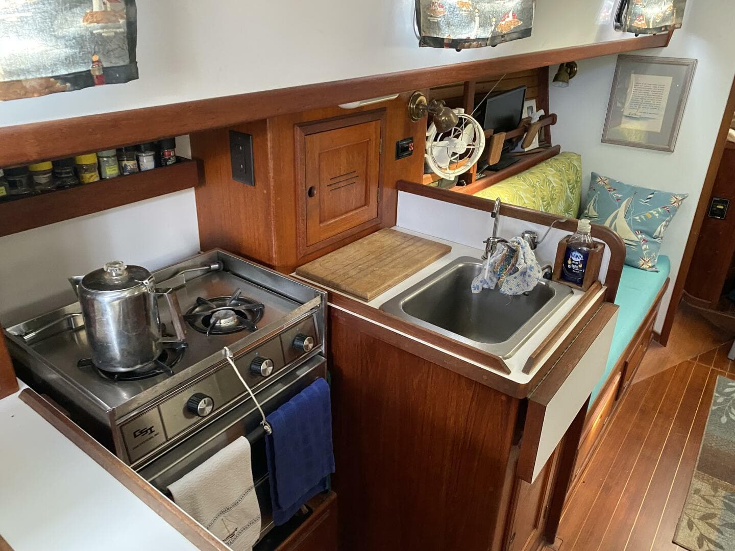 1987 Dickerson 37 aft cockpit