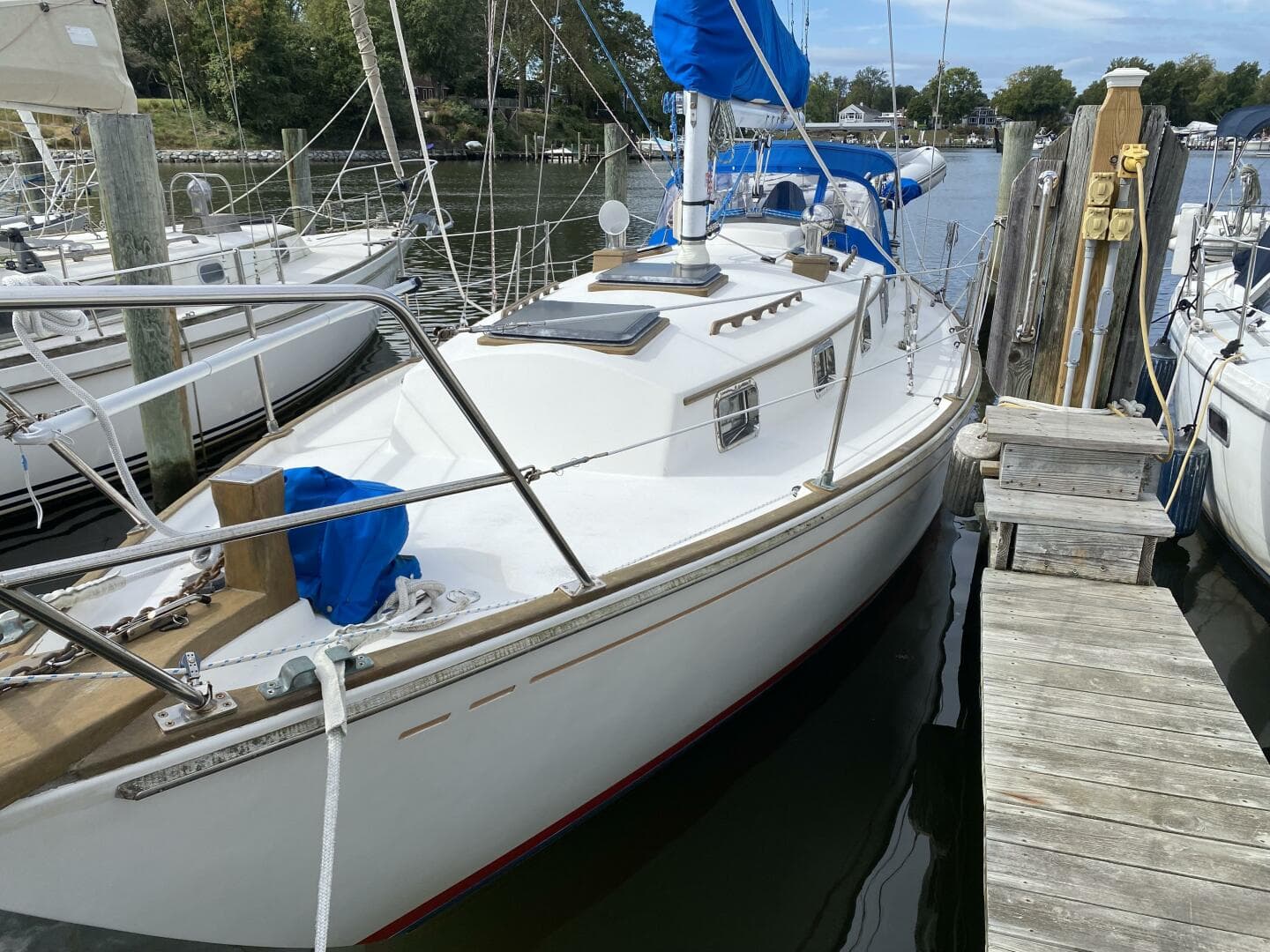 1987 Dickerson 37 aft cockpit
