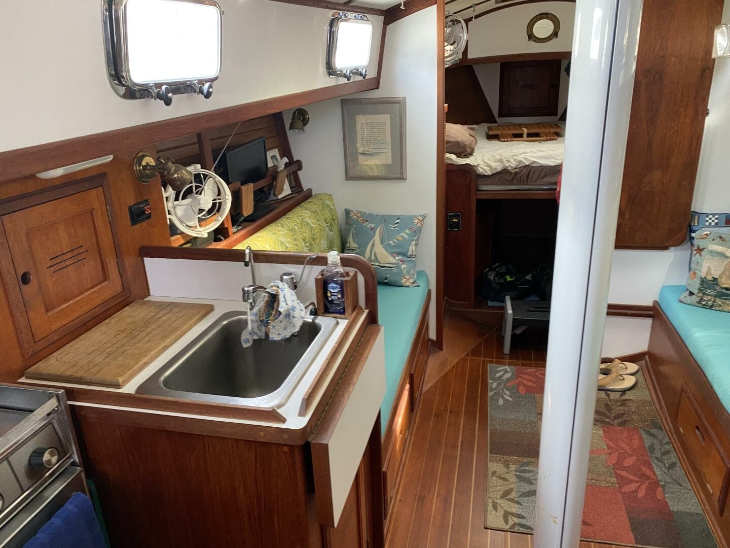 1987 Dickerson 37 aft cockpit