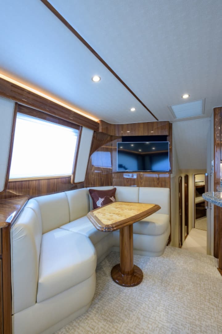 2017 48 Viking Convertible - Dinette