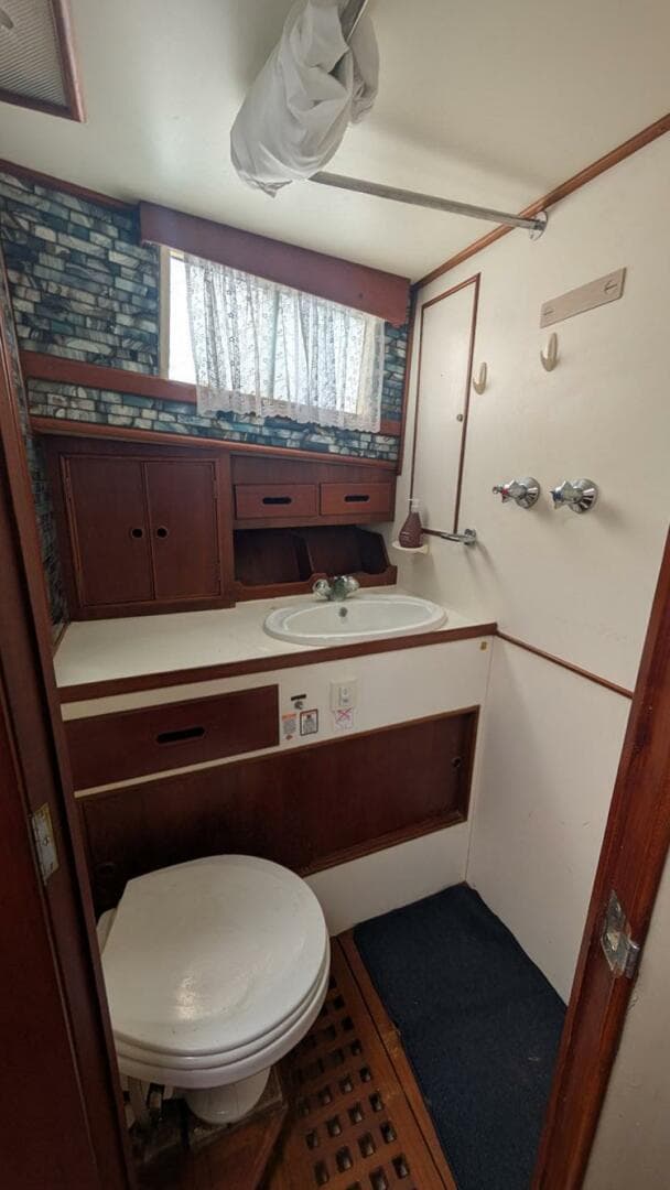 1983 Grand Banks 42 Classic